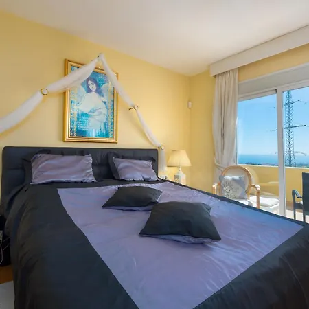 Daire Roca Penthouse Estepona